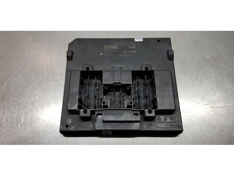Recambio de modulo confort para skoda octavia lim. (5e3) active referencia OEM IAM 5Q0937084AC   Recambio de modulo confort para skoda octavia lim. (5e3) active referencia OEM IAM 5Q0937084AC