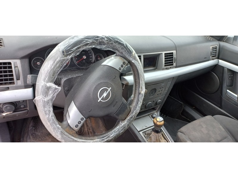 opel vectra c berlina del año 2004