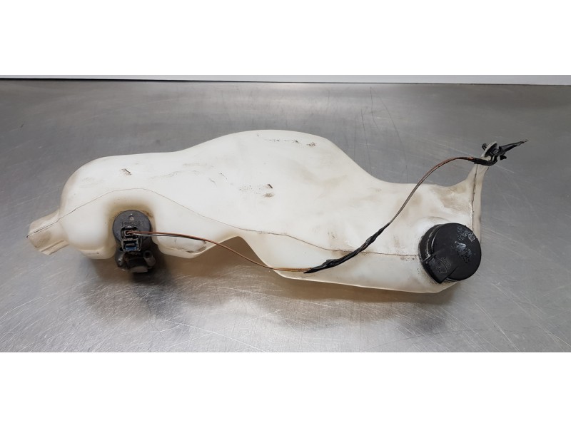 Recambio de deposito limpia para dacia lodgy comfort referencia OEM IAM 289106925R  