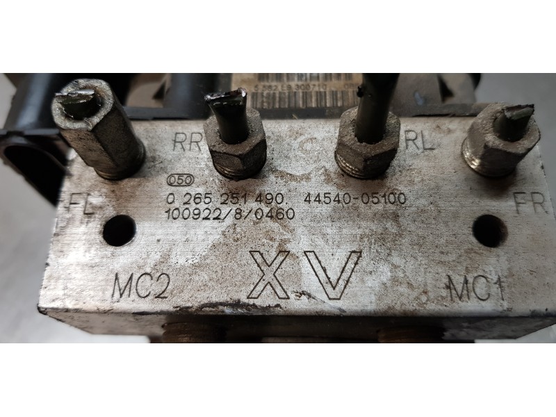 Recambio de abs para toyota avensis cross sport (t27) executive referencia OEM IAM 4454005100  