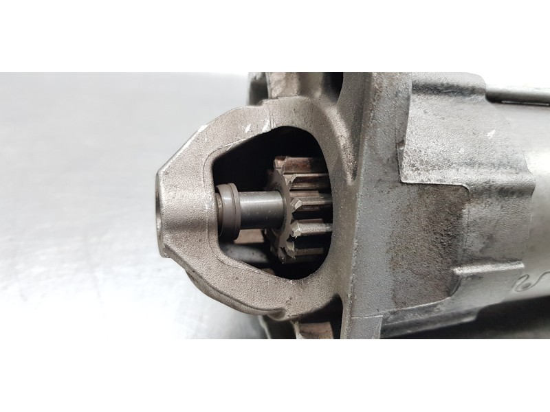 Recambio de motor arranque para dacia lodgy comfort referencia OEM IAM 233003759R  