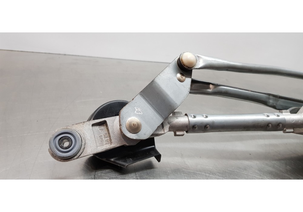 Recambio de motor limpia delantero para toyota corolla (e21) hybrid active referencia OEM IAM 8511012C80  