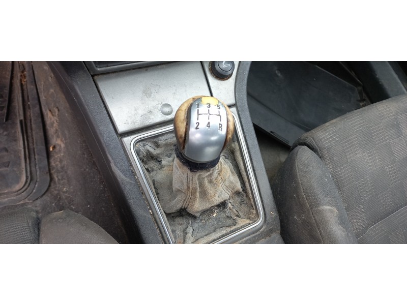 opel vectra c berlina del año 2004