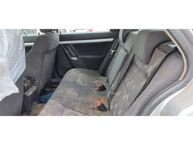 opel vectra c berlina del año 2004