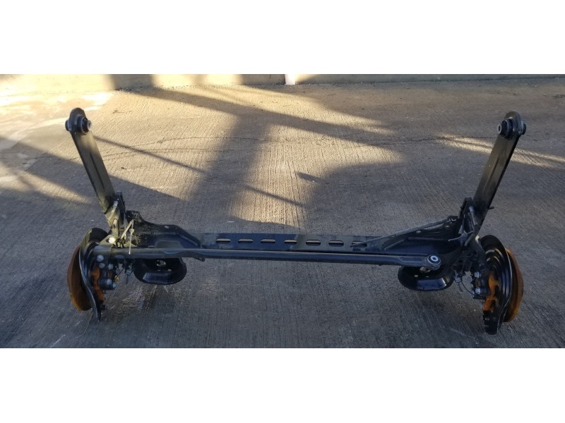 Recambio de puente trasero para renault trafic furgón l2 referencia OEM IAM 555016630R  