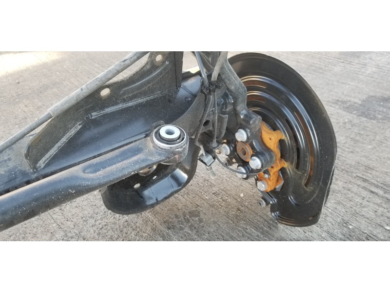 Recambio de puente trasero para renault trafic furgón l2 referencia OEM IAM 555016630R  