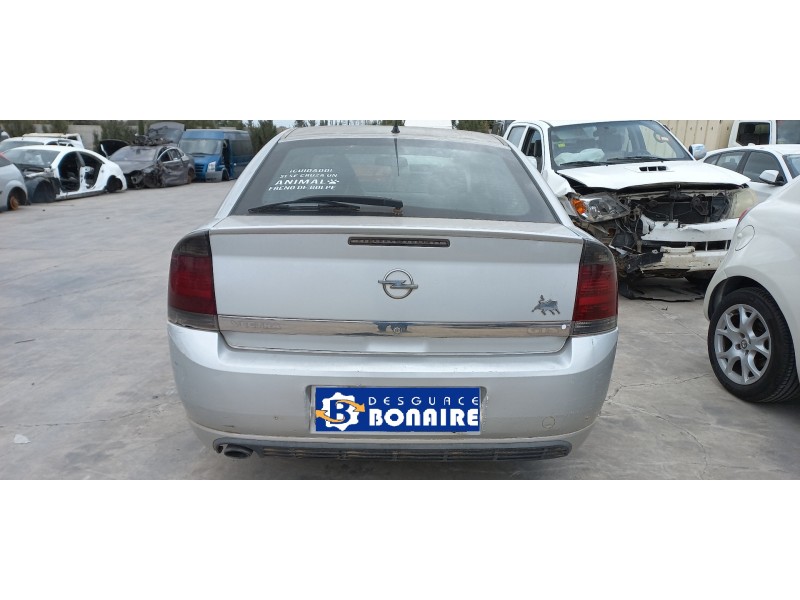 opel vectra c berlina del año 2004