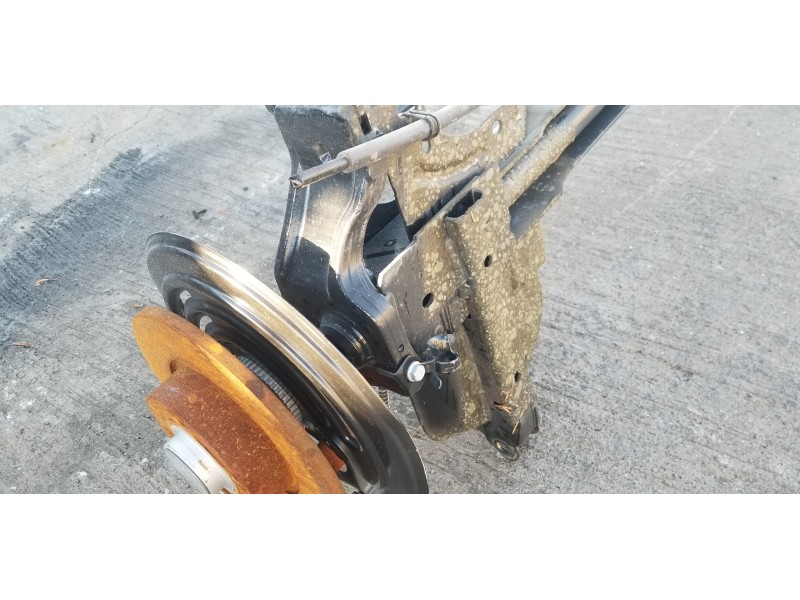 Recambio de puente trasero para renault trafic furgón l2 referencia OEM IAM 555016630R  