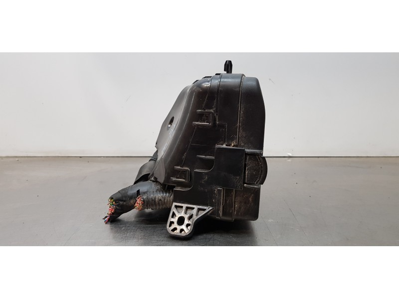 Recambio de caja reles / fusibles para hyundai i30 (gd) klass bluedrive referencia OEM IAM 91250A6140  