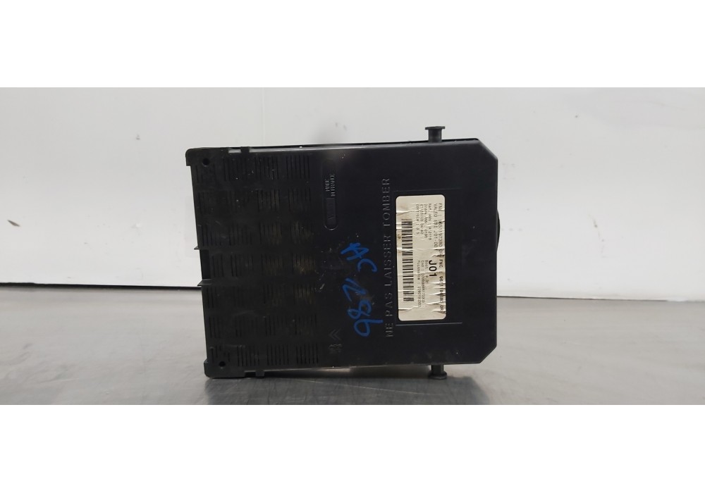 Recambio de caja reles / fusibles para citroen c5 berlina 2.2 hdi exclusive automático referencia OEM IAM 9651197380  