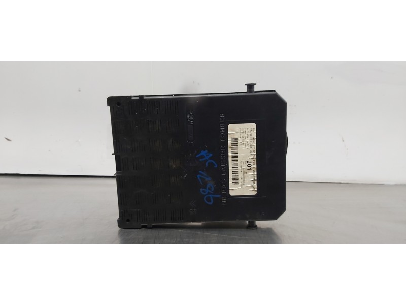 Recambio de caja reles / fusibles para citroen c5 berlina 2.2 hdi exclusive automático referencia OEM IAM 9651197380  