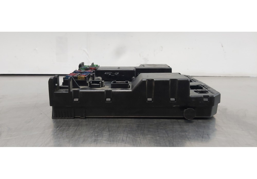 Recambio de caja reles / fusibles para citroen c5 berlina 2.2 hdi exclusive automático referencia OEM IAM 9651197380  
