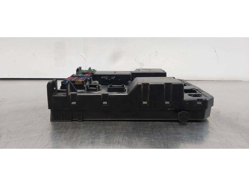Recambio de caja reles / fusibles para citroen c5 berlina 2.2 hdi exclusive automático referencia OEM IAM 9651197380  