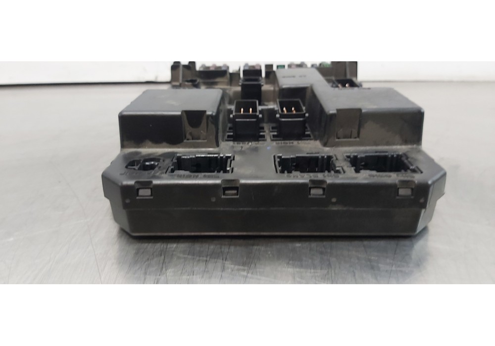 Recambio de caja reles / fusibles para citroen c5 berlina 2.2 hdi exclusive automático referencia OEM IAM 9651197380  