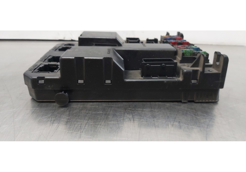 Recambio de caja reles / fusibles para citroen c5 berlina 2.2 hdi exclusive automático referencia OEM IAM 9651197380  
