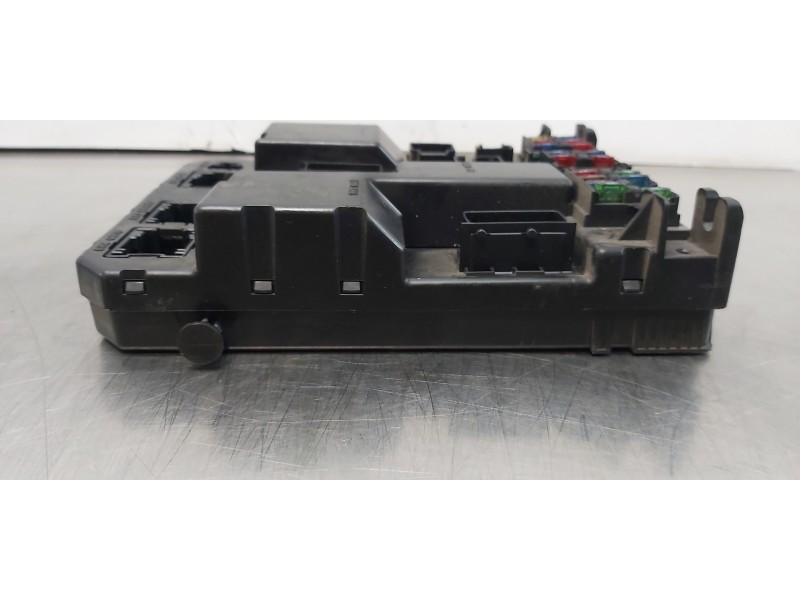 Recambio de caja reles / fusibles para citroen c5 berlina 2.2 hdi exclusive automático referencia OEM IAM 9651197380  