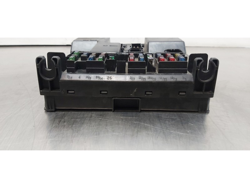 Recambio de caja reles / fusibles para citroen c5 berlina 2.2 hdi exclusive automático referencia OEM IAM 9651197380  