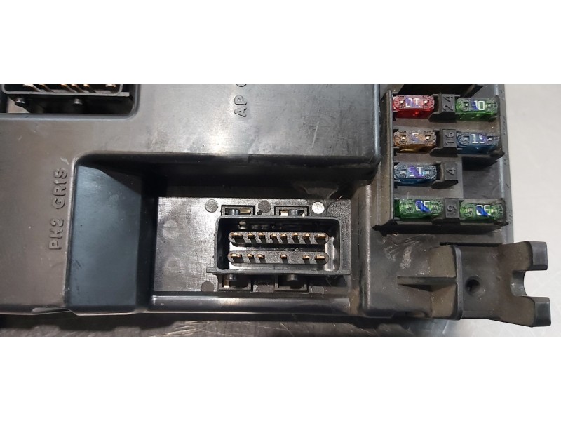 Recambio de caja reles / fusibles para citroen c5 berlina 2.2 hdi exclusive automático referencia OEM IAM 9651197380  
