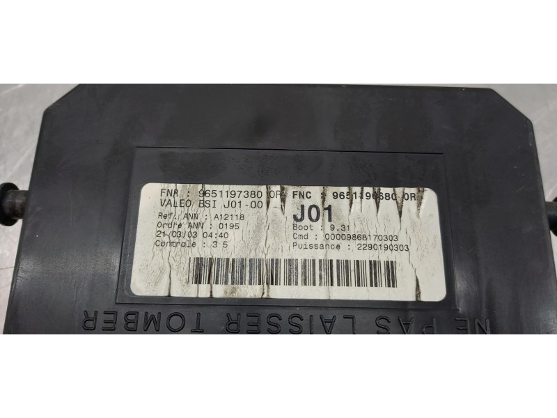 Recambio de caja reles / fusibles para citroen c5 berlina 2.2 hdi exclusive automático referencia OEM IAM 9651197380  