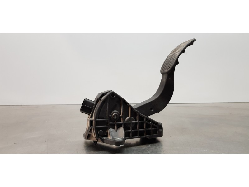 Recambio de pedal acelerador para toyota corolla (e21) hybrid active referencia OEM IAM 7811002210  