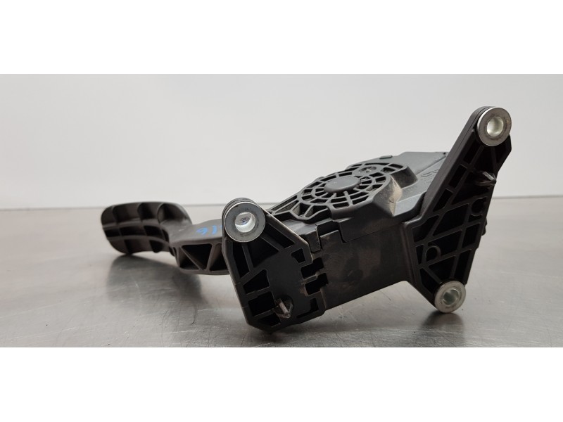 Recambio de pedal acelerador para toyota corolla (e21) hybrid active referencia OEM IAM 7811002210  