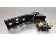 Recambio de soporte / guia puerta corredera para renault trafic furgón l2 referencia OEM IAM 777647086R   2