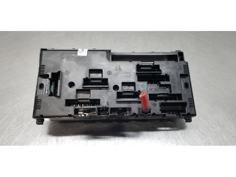 Recambio de caja reles / fusibles para bmw x3 (f25) xdrive 20d referencia OEM IAM 9210863 61149210863 