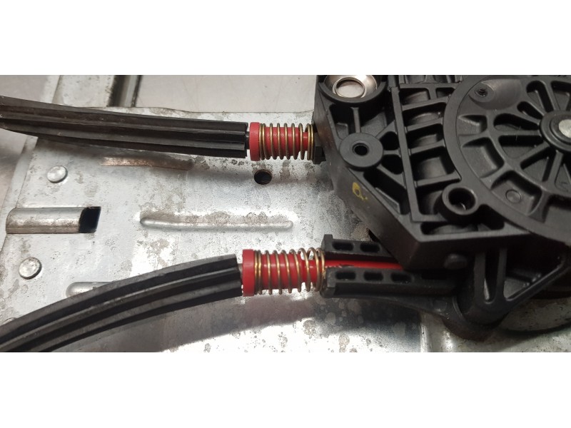 Recambio de elevalunas delantero derecho para citroen xsara picasso 1.6 hdi 110 satisfaction referencia OEM IAM 9222F9  