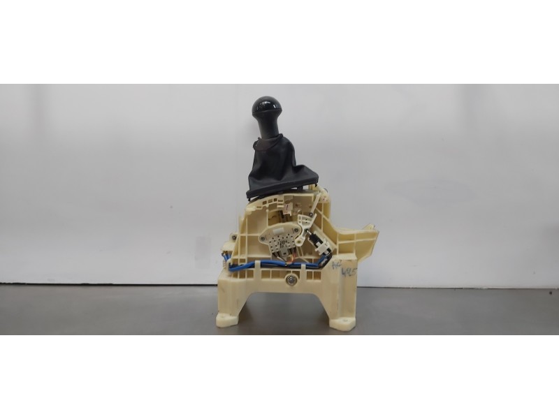 Recambio de palanca cambio para kia carens ( ) drive referencia OEM IAM 46700A4800  