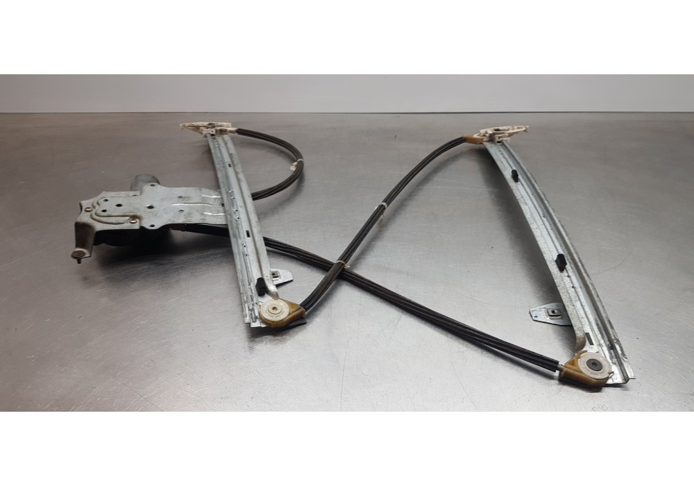 Recambio de elevalunas delantero derecho para citroen xsara picasso 1.6 hdi 110 satisfaction referencia OEM IAM 9222F9  