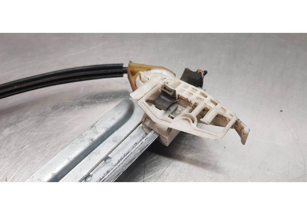 Recambio de elevalunas delantero derecho para citroen xsara picasso 1.6 hdi 110 satisfaction referencia OEM IAM 9222F9  