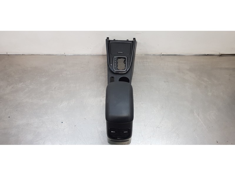 Recambio de apoyabrazos central para kia carens ( ) drive referencia OEM IAM 84610A4000WK  