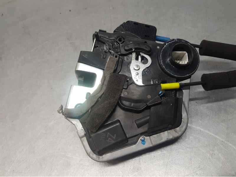 Recambio de cerradura puerta trasera derecha para lexus rx 350 referencia OEM IAM 6905033111  