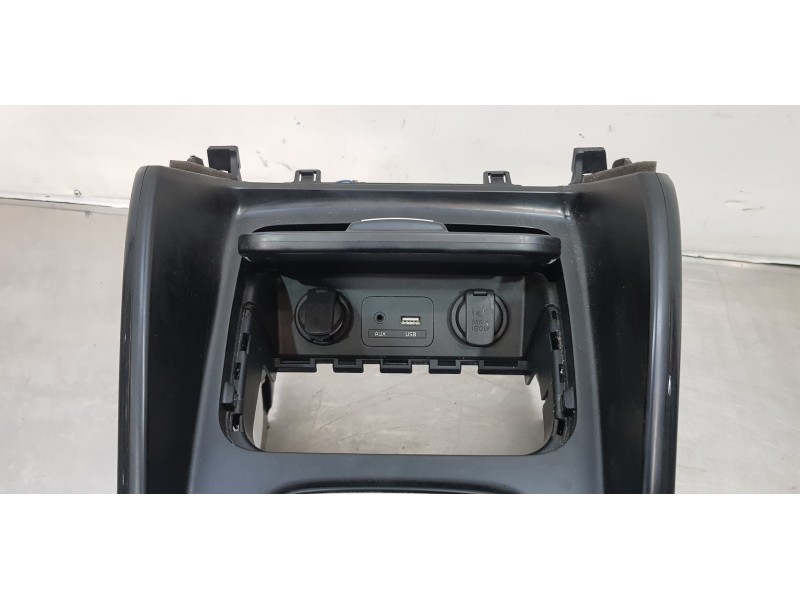 Recambio de apoyabrazos central para kia carens ( ) drive referencia OEM IAM 84610A4000WK  