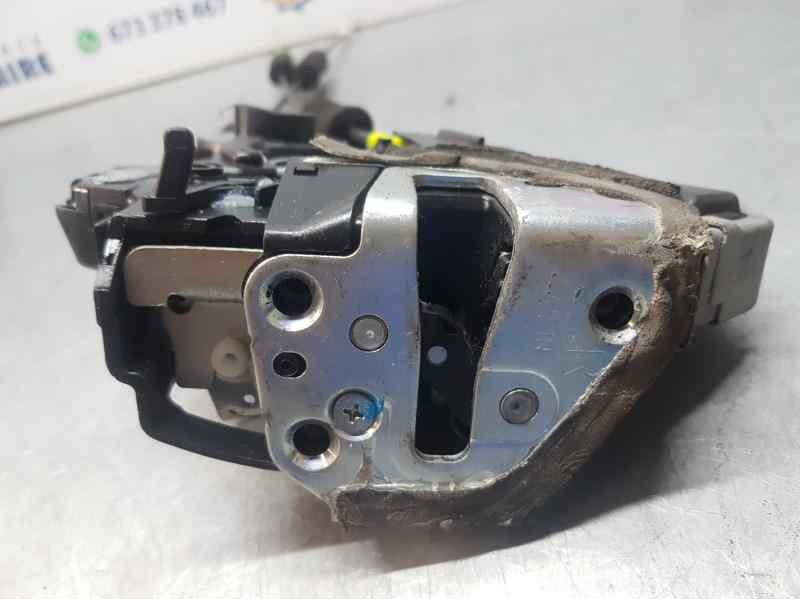 Recambio de cerradura puerta trasera derecha para lexus rx 350 referencia OEM IAM 6905033111  