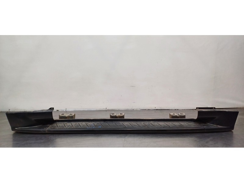 Recambio de estribos laterales para ssangyong rexton rx 270 full referencia OEM IAM 7977008003ABN 797708002 