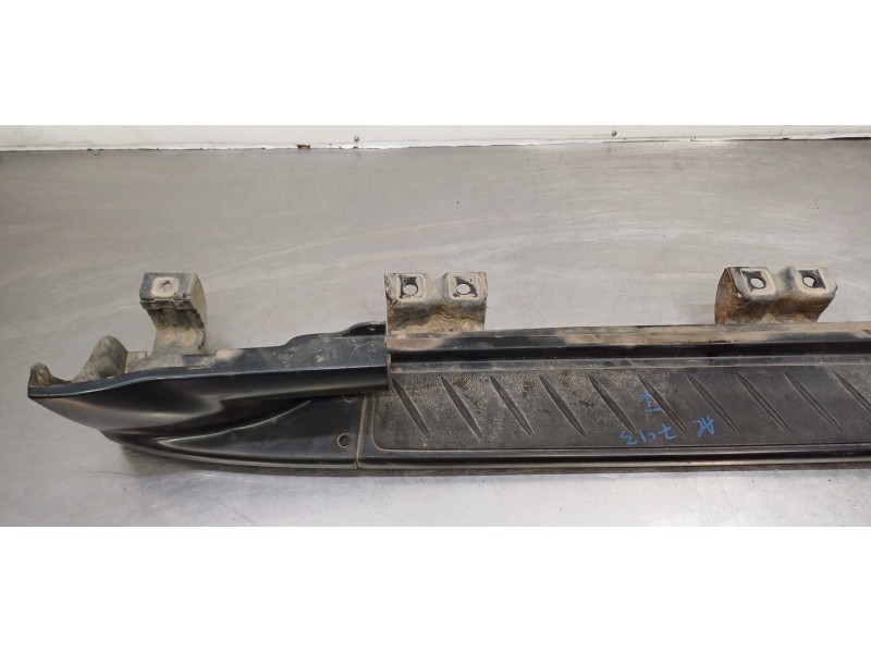 Recambio de estribos laterales para ssangyong rexton rx 270 full referencia OEM IAM 7977008003ABN 797708002 