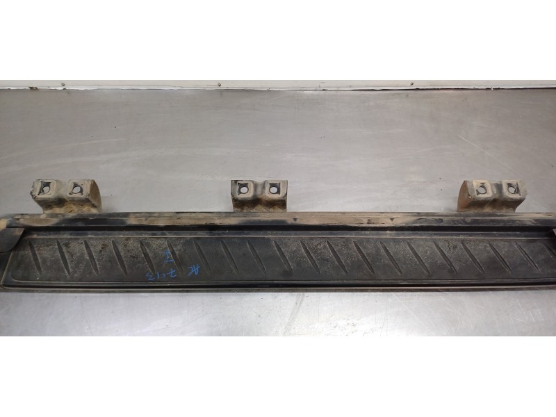 Recambio de estribos laterales para ssangyong rexton rx 270 full referencia OEM IAM 7977008003ABN 797708002 