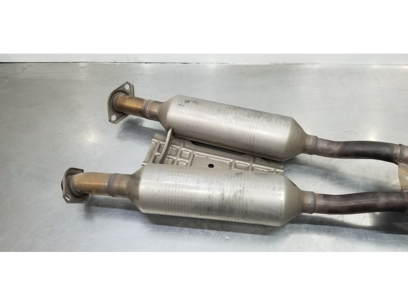 Recambio de tubo escape central para lexus is 300h referencia OEM IAM 1741036370 UE6 