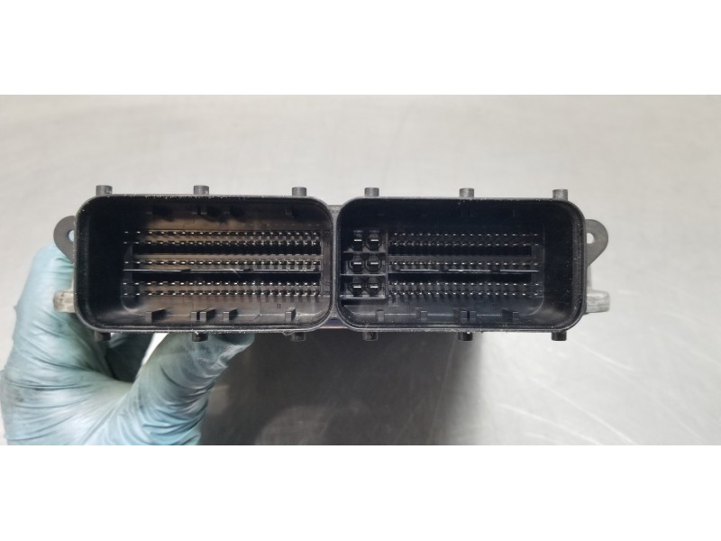 Recambio de centralita motor uce para seat leon st (5f8) reference referencia OEM IAM 04L907309R 0281031066  Recambio de centralita motor uce para seat leon st (5f8) reference referencia OEM IAM 04L907309R 0281031066