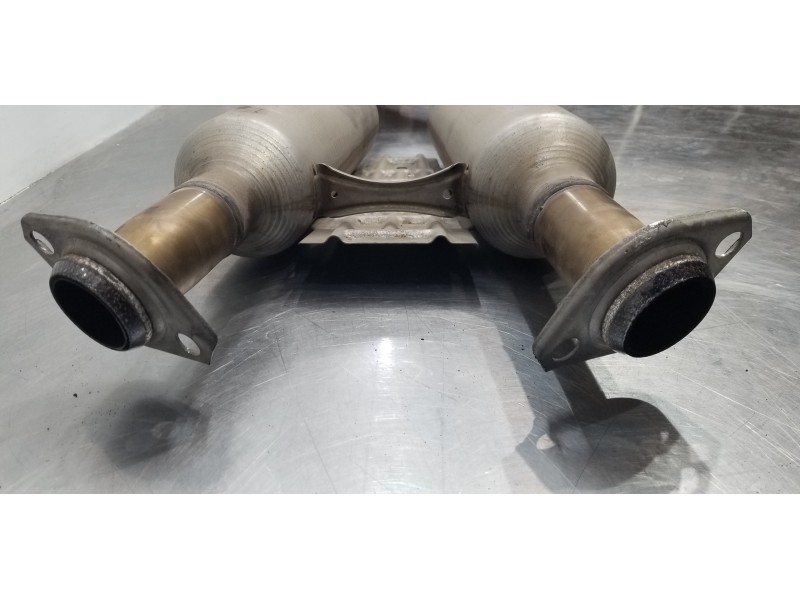 Recambio de tubo escape central para lexus is 300h referencia OEM IAM 1741036370 UE6 