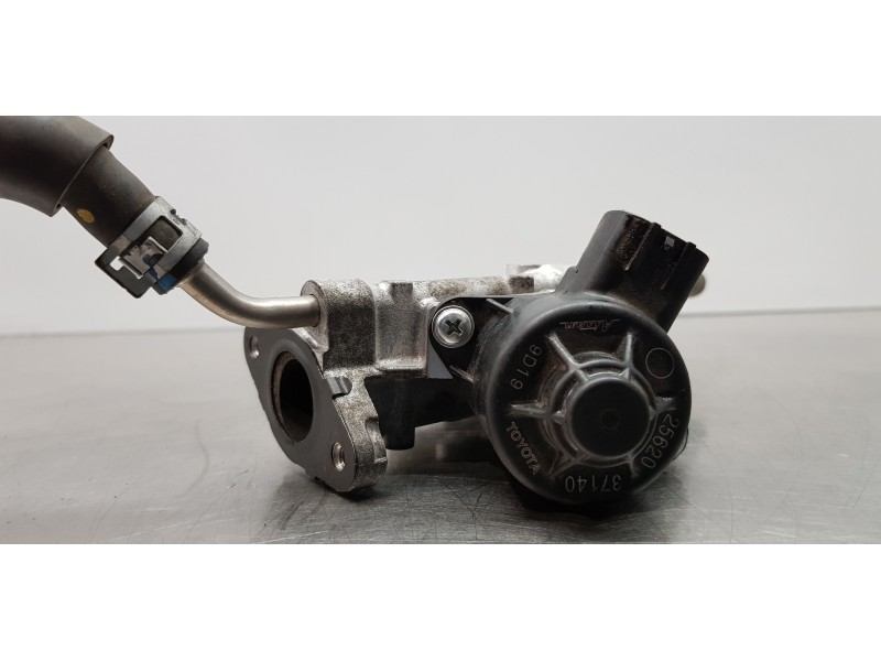 Recambio de valvula egr para toyota corolla (e21) hybrid active referencia OEM IAM 2562037140  