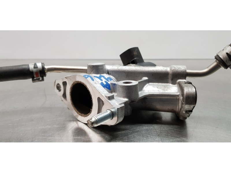 Recambio de valvula egr para toyota corolla (e21) hybrid active referencia OEM IAM 2562037140  