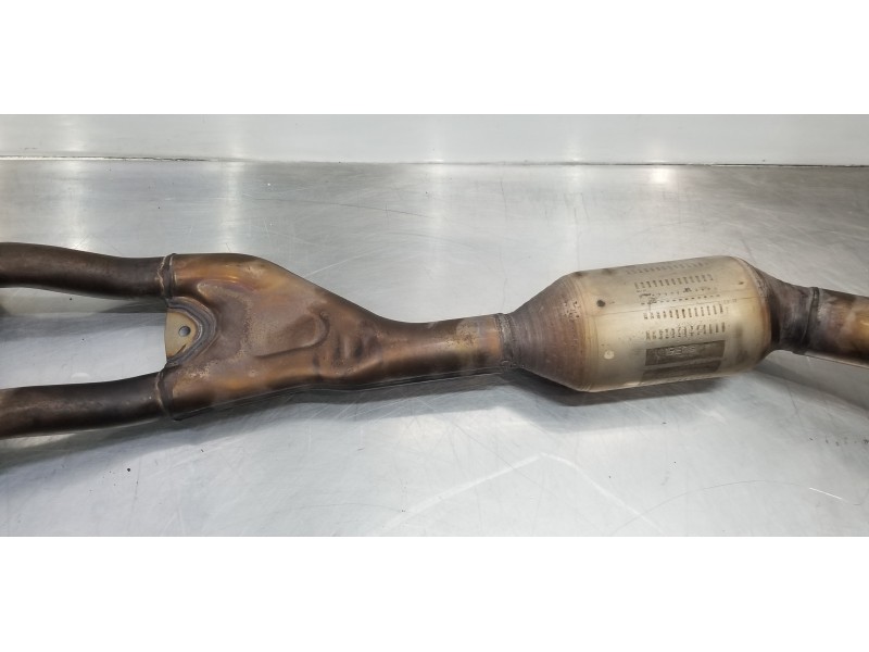 Recambio de tubo escape central para lexus is 300h referencia OEM IAM 1741036370 UE6 