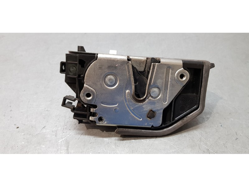 Recambio de cerradura puerta delantera derecha para bmw x3 (e83) 2.0d referencia OEM IAM 7167068   Recambio de cerradura puerta delantera derecha para bmw x3 (e83) 2.0d referencia OEM IAM 7167068