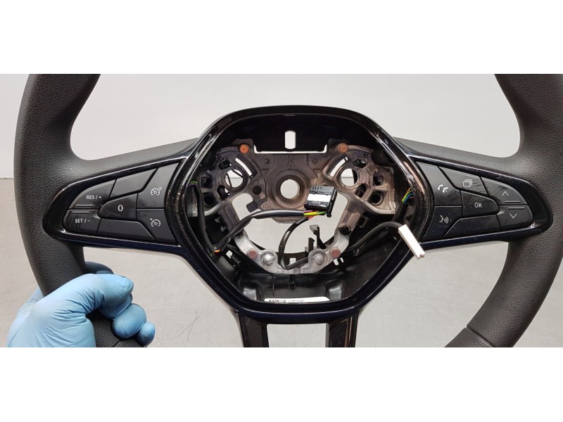 Recambio de volante para renault trafic furgón l2 referencia OEM IAM 484004585R  