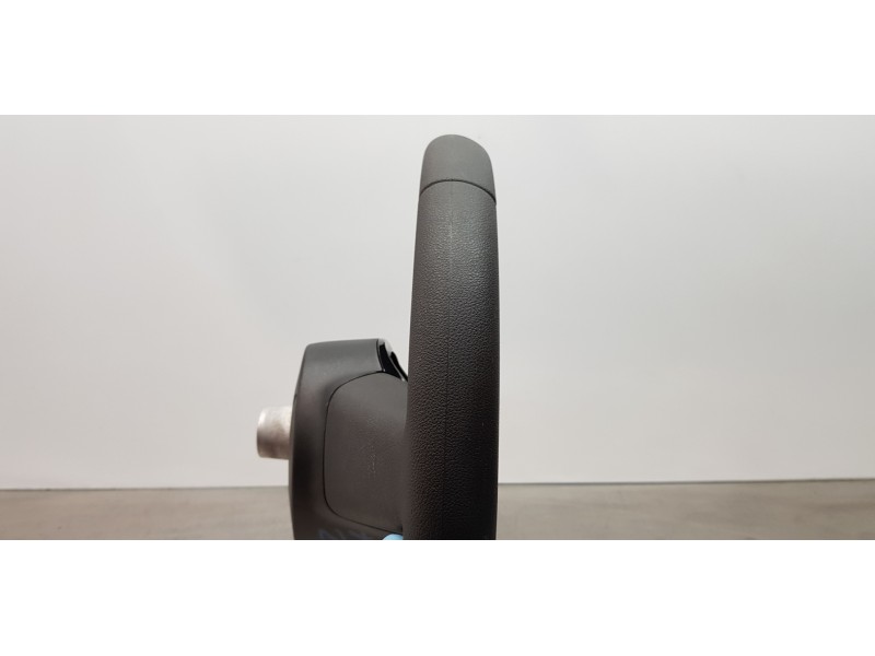 Recambio de volante para renault trafic furgón l2 referencia OEM IAM 484004585R  
