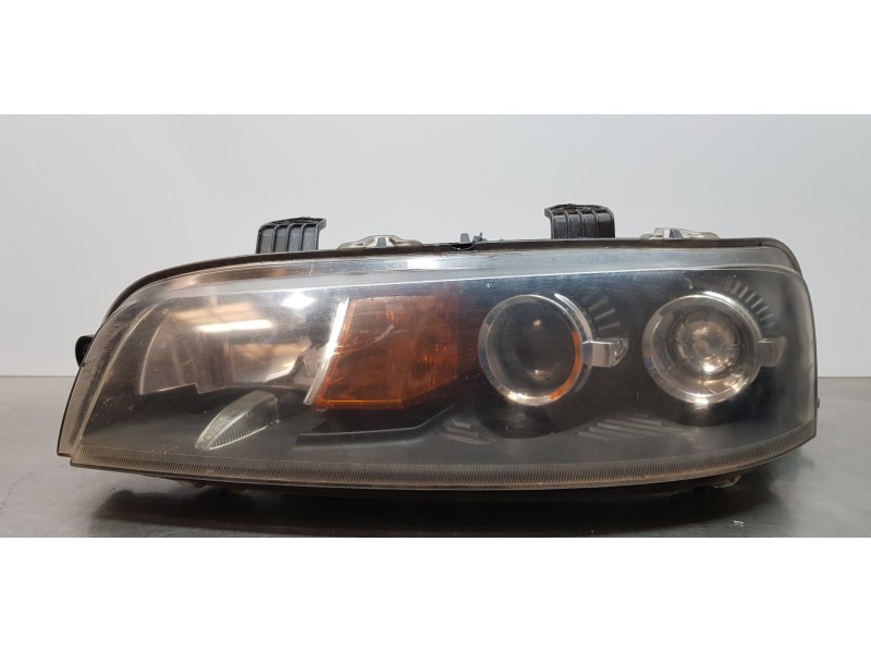 Recambio de faro izquierdo para fiat punto berlina (188) 1.2 8v active referencia OEM IAM 51712397   Recambio de faro izquierdo para fiat punto berlina (188) 1.2 8v active referencia OEM IAM 51712397