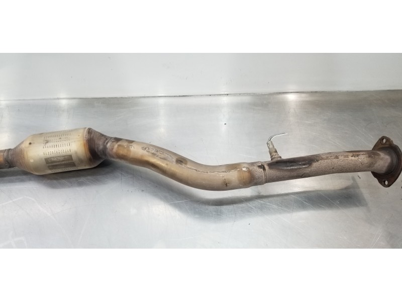 Recambio de tubo escape central para lexus is 300h referencia OEM IAM 1741036370 UE6 