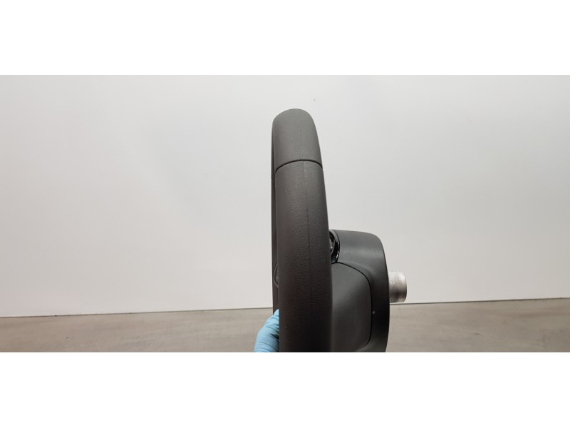 Recambio de volante para renault trafic furgón l2 referencia OEM IAM 484004585R  